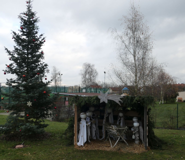 Adventní trhy a rozsvěcení vánočního stromu