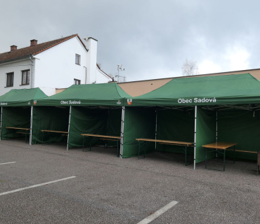 Adventní trhy a rozsvěcení vánočního stromu