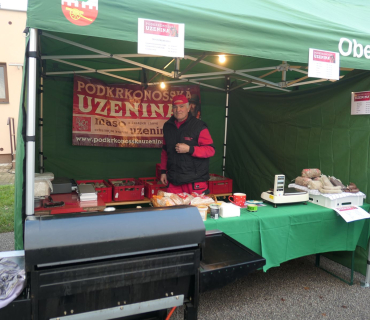 Adventní trhy a rozsvěcení vánočního stromu