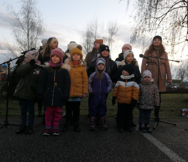 Adventní trhy a rozsvěcení vánočního stromu