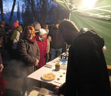 Adventní trhy a rozsvěcení vánočního stromu