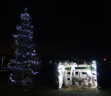 Adventní trhy a rozsvěcení vánočního stromu