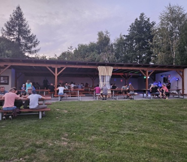 Posezení s hudbou LejDies