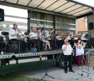 Turnaj v nohejbale a koncert Dechového orchestru města Hradce Králové