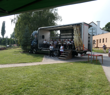 Turnaj v nohejbale a koncert Dechového orchestru města Hradce Králové
