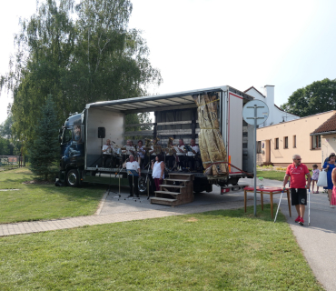 Turnaj v nohejbale a koncert Dechového orchestru města Hradce Králové