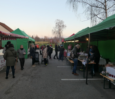 Vánoční trhy a rozsvěcení Vánočního stromu