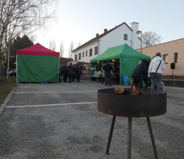 Vánoční trhy a rozsvěcení Vánočního stromu