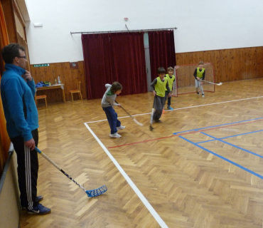 Florbal v Hněvčevsi 2014