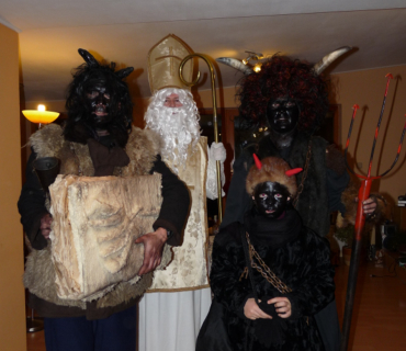 Mikuláš,čerti a andělé 2013