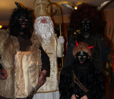 Mikuláš,čerti a andělé 2013