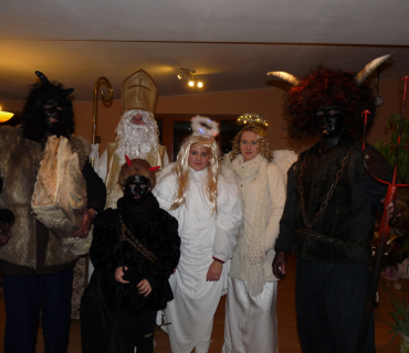 Mikuláš,čerti a andělé 2013