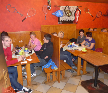 Fotogalerie slavnostního vyhlášení výsledků Sadovské tenisové ligy 2013